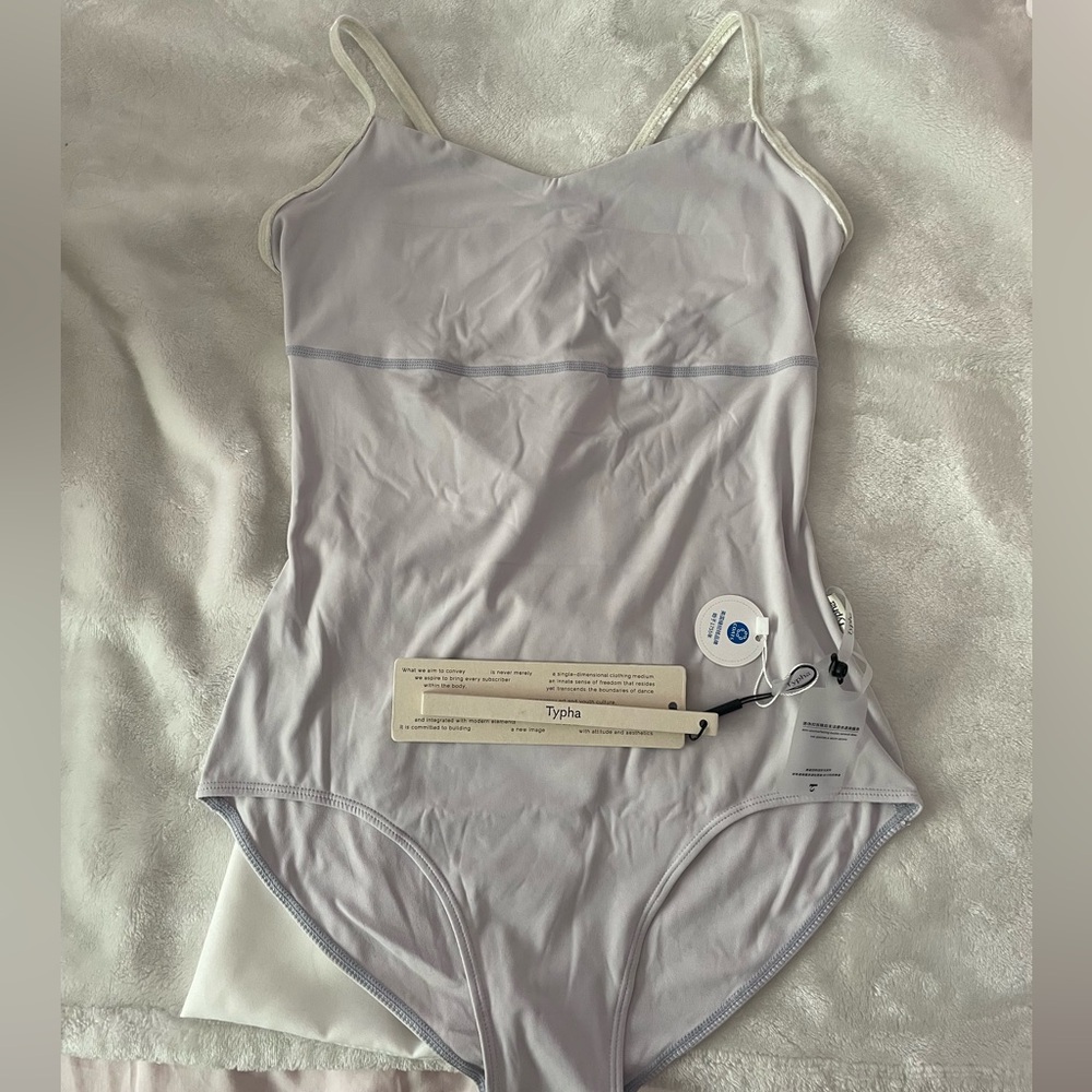 Typha Light Purple “Mousse” leotard size Large